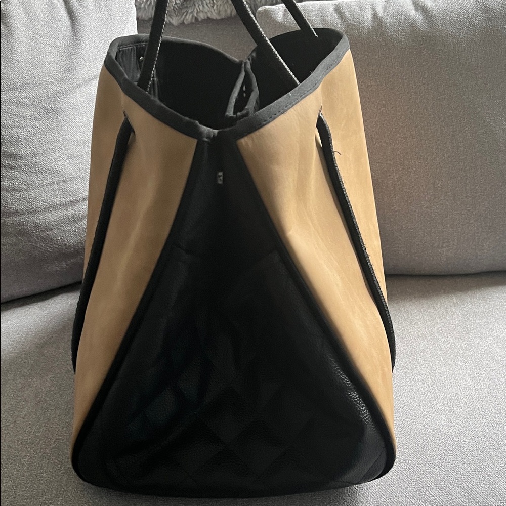 Elegant Tan and Black Women's Tote Bag - Picture 2 of 5